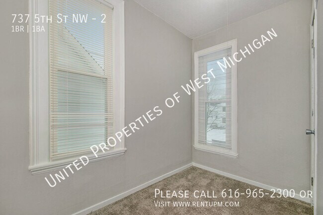Photo - Available Now | 1 Bed, 1 Bath Upper Apartm... Unidad 2