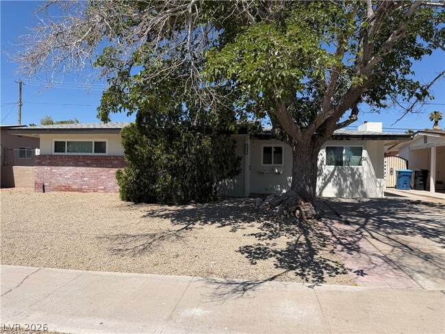 Building Photo - 1317 Pyramid Dr
