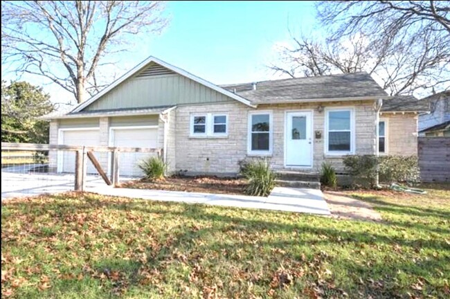 Photo - 1415 Newfield Ln Casa