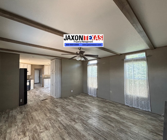 Photo - 850 Talbot Ave
