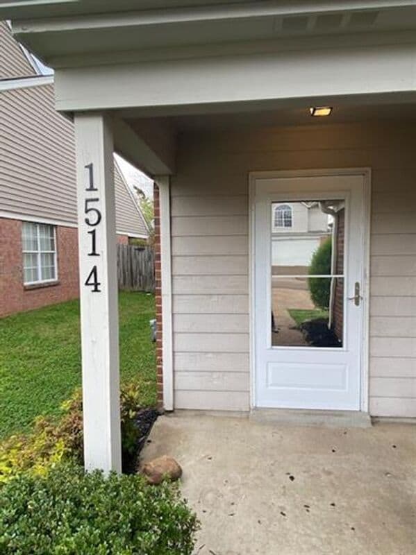 Photo - 1514 Estacada Way