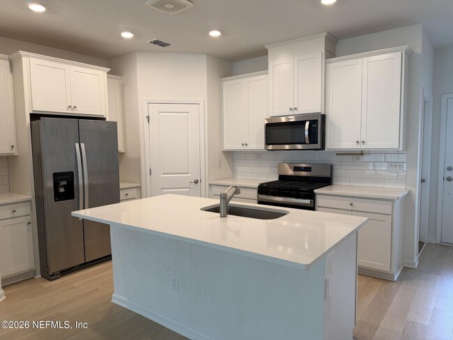 Photo - 43 Thurnham Ln