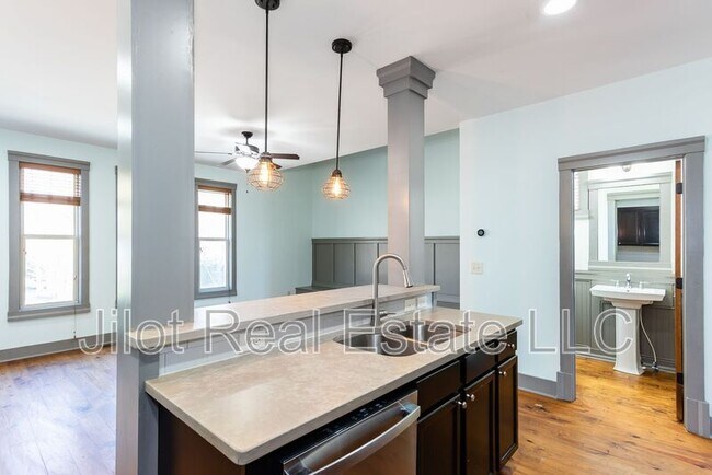 Photo - 1806 DeKalb Ave NE