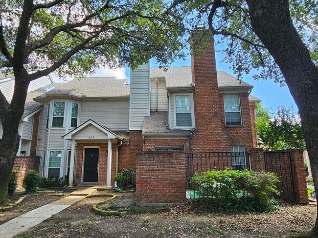 2 story condo with garage - 2 story condo with garage Unidad 604