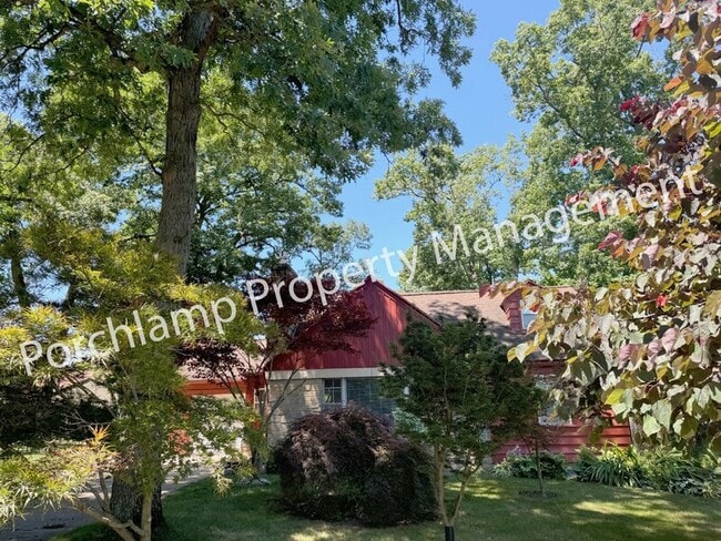 Photo - 2615 Coit Ave NE