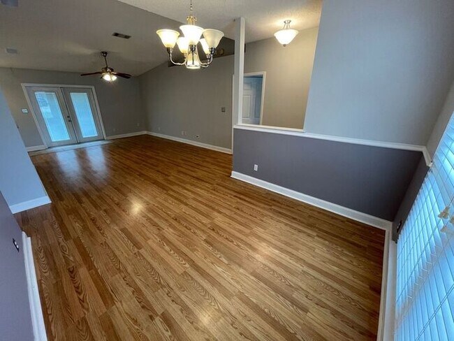 Photo - 8562 Vehlin Ct