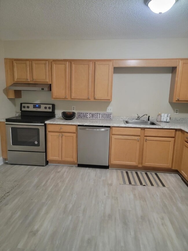 Photo - 3 Autumn Leaf Dr Unit 14