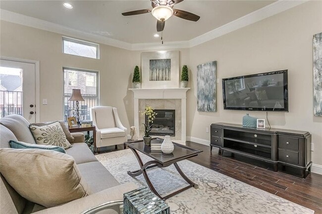 Building Photo - 580 Hampshire Dr