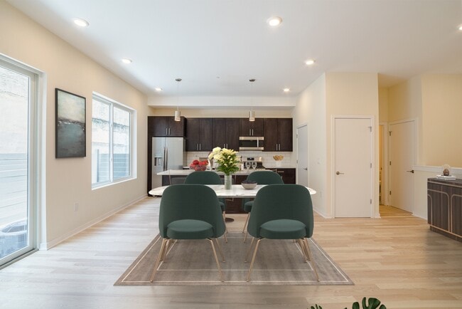 Photo - 1300 S 24th St