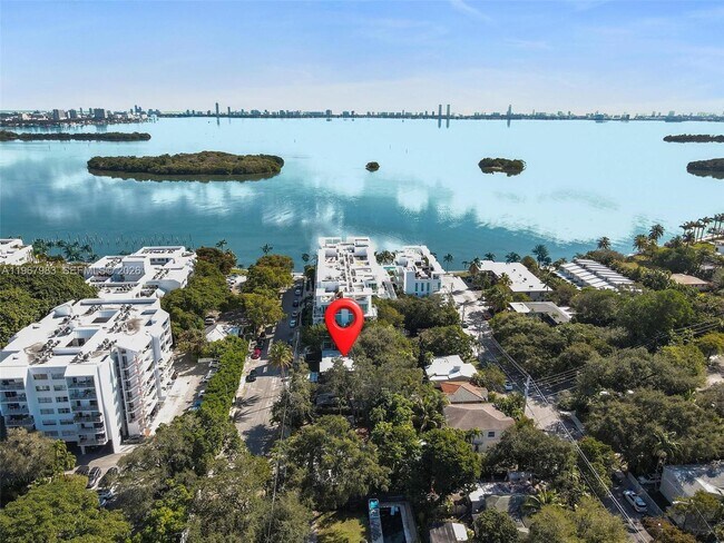 Photo - 710 NE 62nd St