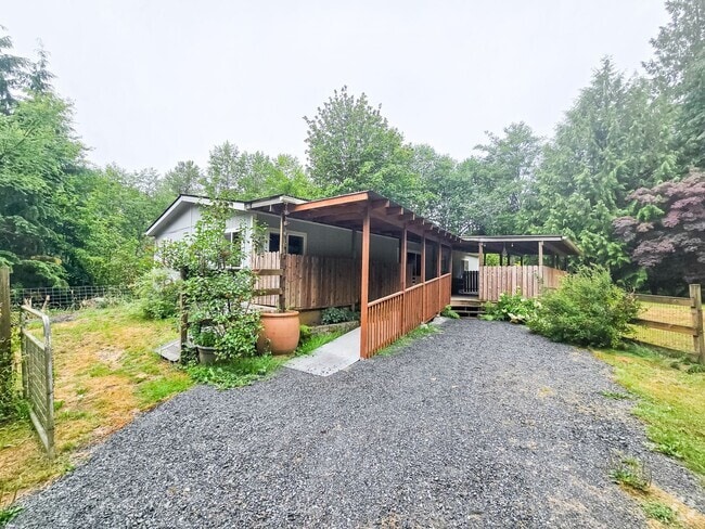Building Photo - Tranquil Country Living Meets Modern Comfort Rental