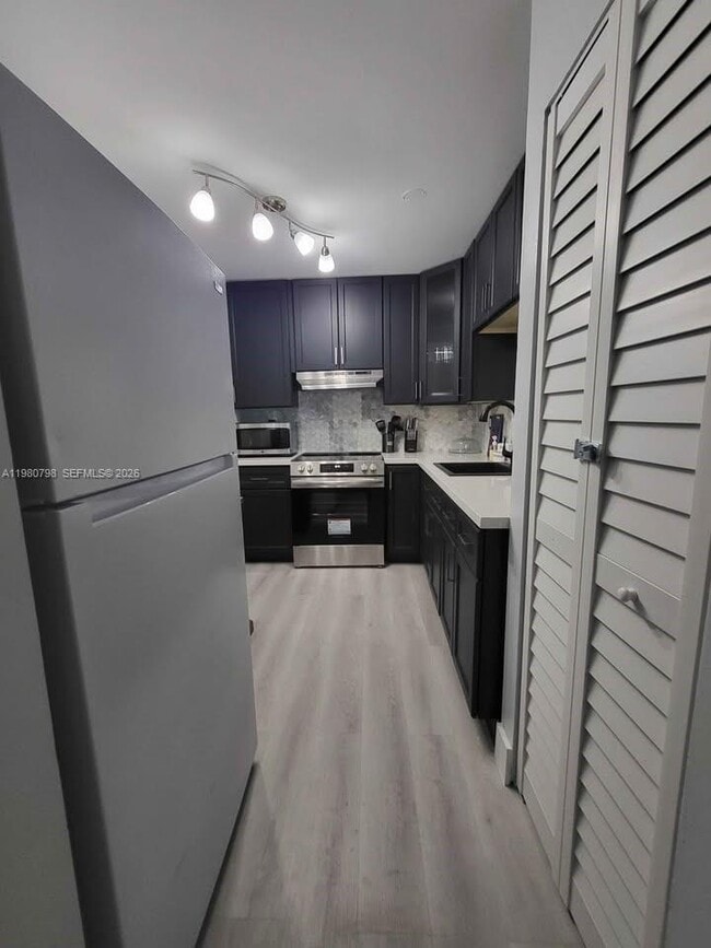 Photo - 4095 N Andrews Ave Unidad 50