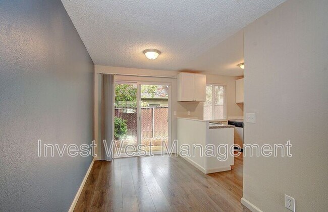 Photo - 3512 NW Kauffman Ave