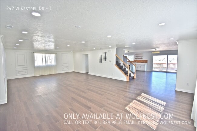 242 Kestrel Dr Unit 1