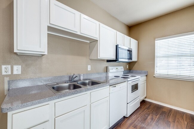 Photo - 3518 8th Ave Unidad 3518