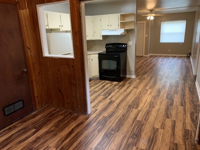 Photo - 630 Stiles Ave