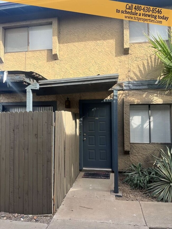Building Photo - Updated Townhome in the heart of Chandler