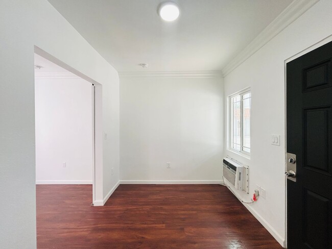 Building Photo - 13035 San Fernando Rd Unit 7 Rental