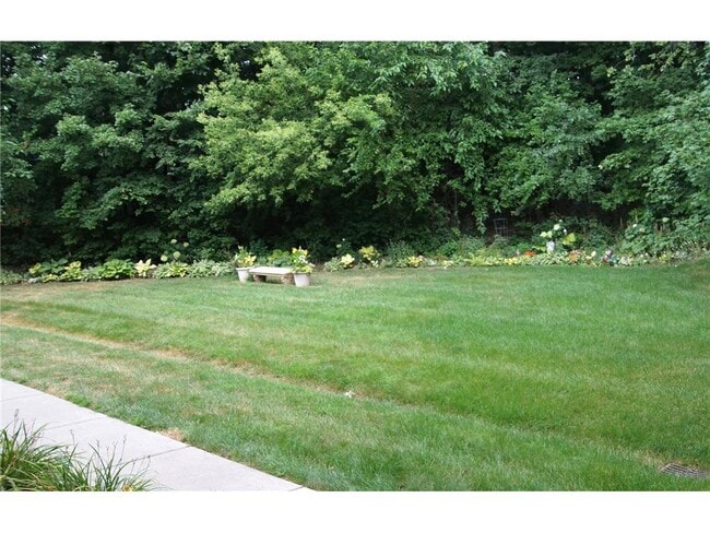 Photo - 330 Pondridge Cir