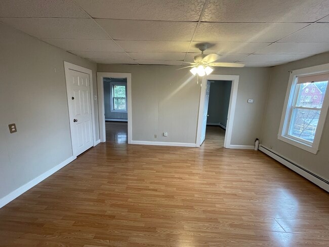 Living Room - 75 Saunders St Unit 3