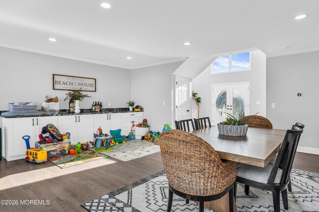 Photo - 3330 Windsor Ave