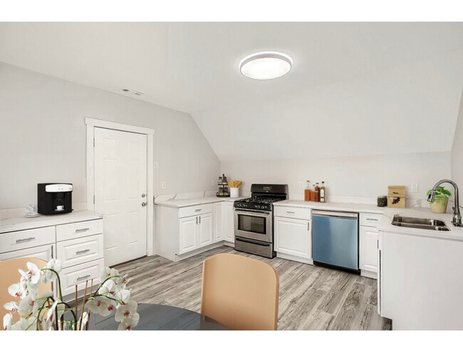 Photo - 5858 W Dakin St Unit 2