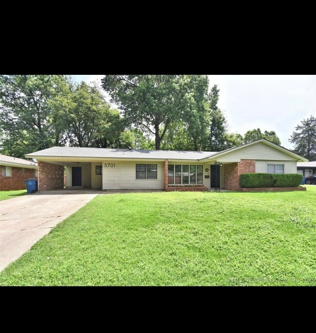 Photo - 5701 S Rockford Pl House