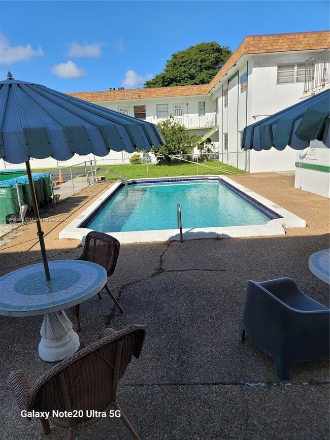 Photo - 2219 Polk St Unidad 5A