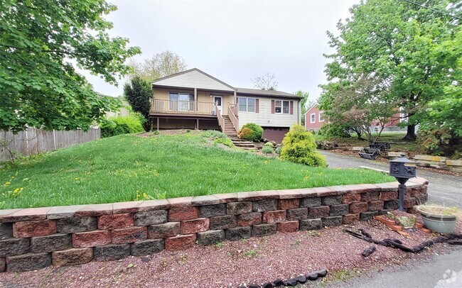 Building Photo - 9 Willard Pl Rental