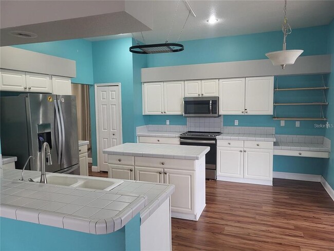 1188 Foxforrest Cir