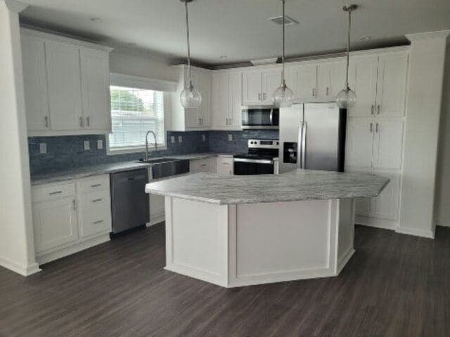2505 E Bay Dr