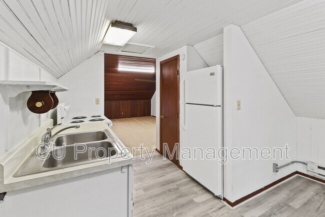 Photo - 407 W Green St Unidad Apt 3