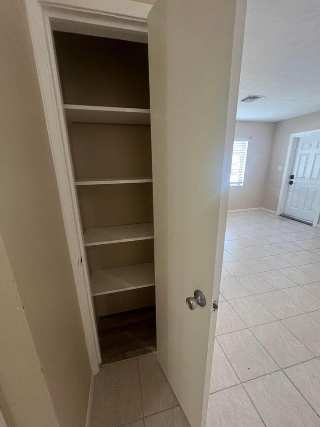 Photo - 1037 N Victoria Park Rd