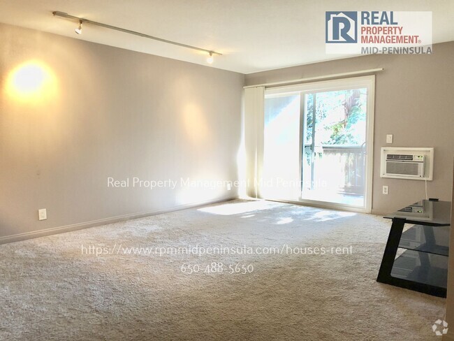 Building Photo - Bright 1 Bedroom / 1 Bathroom + Den in Liv... Rental