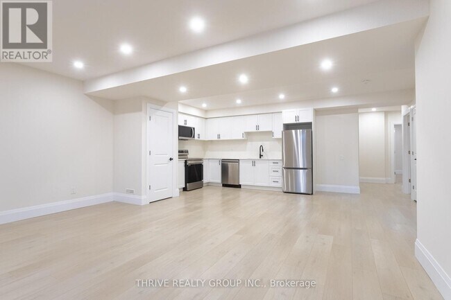Photo - 383 Daventry Way