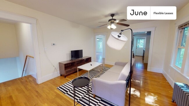 33-35 Dickinson Road - 33-35 Dickinson Road Apartment