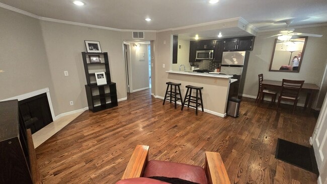 1116 E Palmer Ave