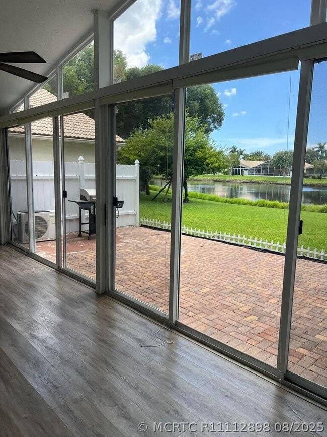 10596 Sunset Isles Ct