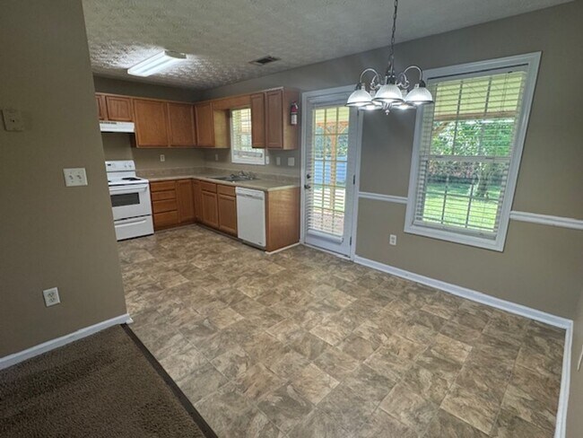 Photo - 102 Shallow Creek Ln