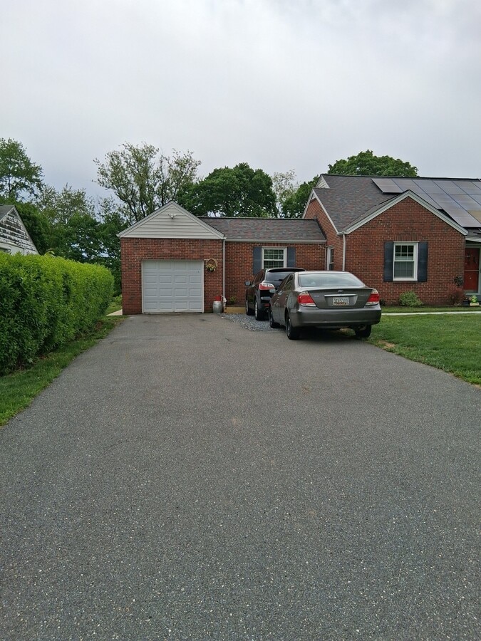 Photo - 7012 Warfield Rd