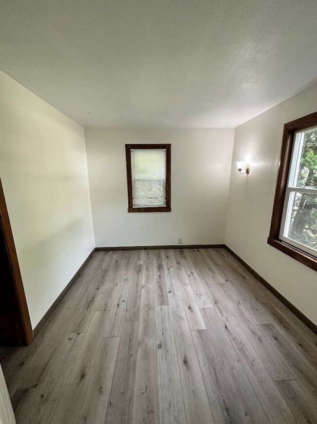 Photo - 4 Bedroom- Walking distance to BSU