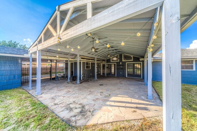 Building Photo - 3627 Tartan Ln