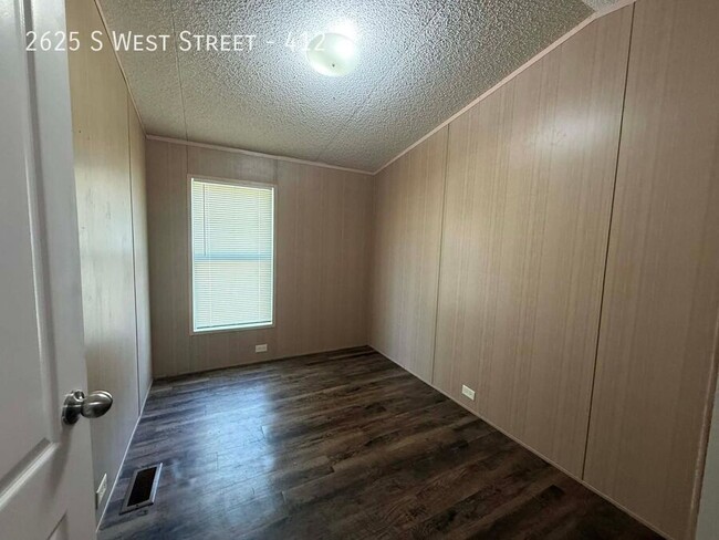 Photo - 2625 S West St