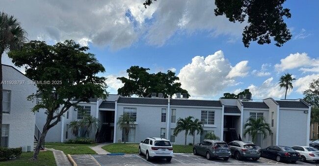 Photo - 4431 Treehouse Ln Unit G