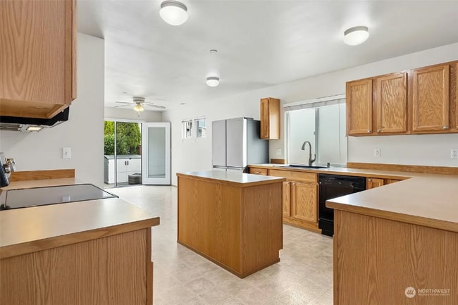 Photo - 1324 Rowan Ct