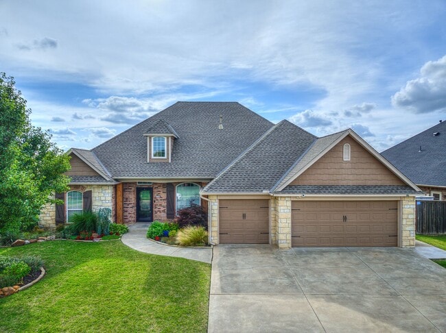 Fantastic home in the Fairways at Surrey H... - Fantastic home in the Fairways at Surrey H...