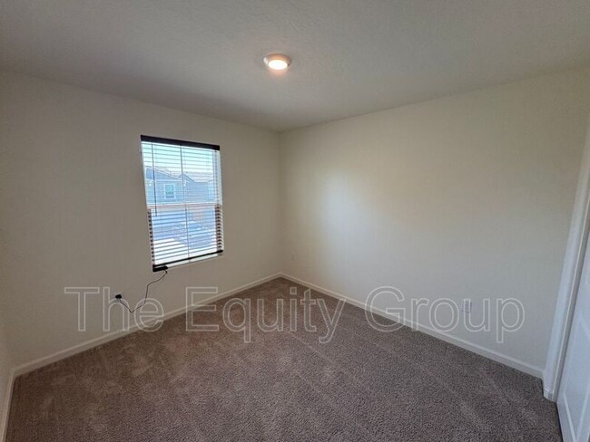 Photo - 1900 N Oaks St