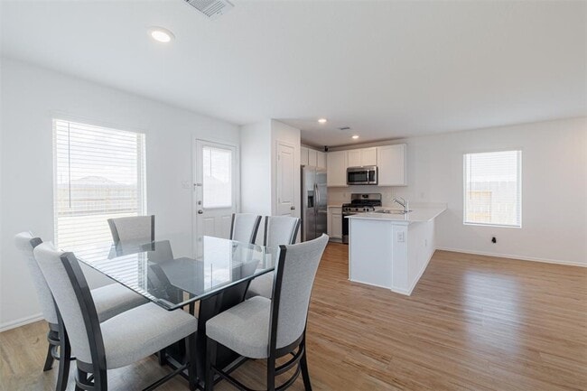 Building Photo - 3110 Spanish Oak Ln