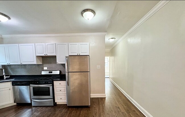 Photo - 3825 N Greenview Ave Unidad 1E