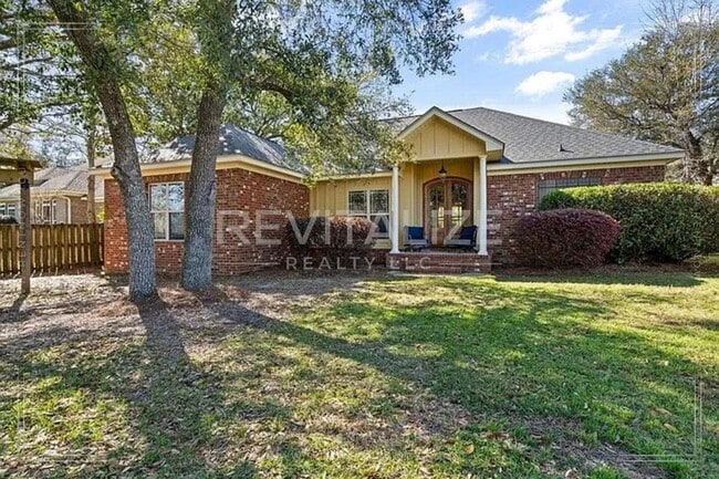 Charming 4 Bedroom/2.5 Bathroom in Fairhope! - Charming 4 Bedroom/2.5 Bathroom in Fairhope! House